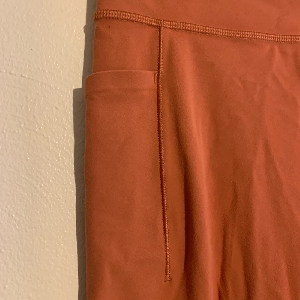 Athleta Salutation Stash Pocket Crop Tights orange - Picture 4 of 8